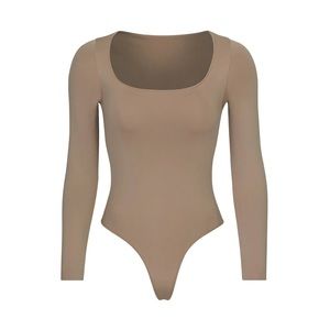 NWT SKIMS Essential Long Sleeve Scoop Neck Bodysuit - Desert